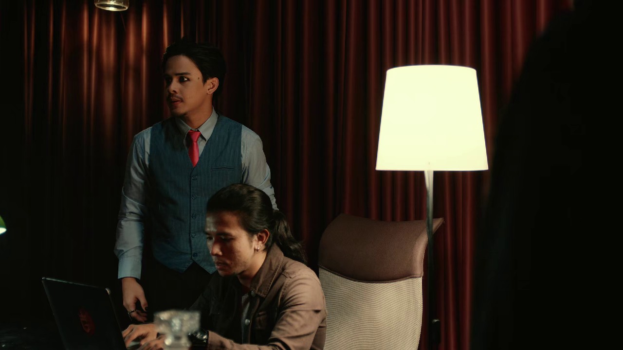Fuchsia Libre (2024) WEB-DL Tagalog 1080p x265 HEVC AAC 5.1 ESub.mkv.0006